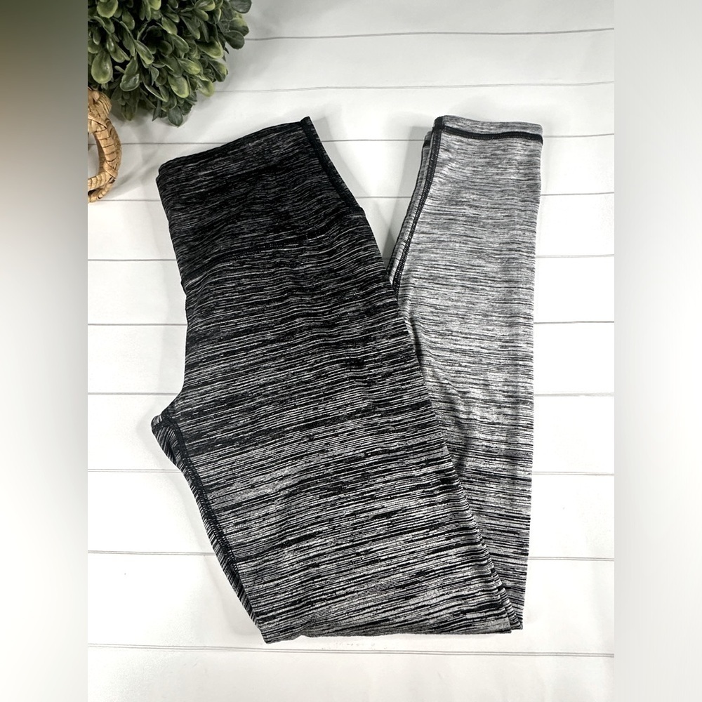 Aerie Chill Play Move Ombré Black White High Waisted Leggings Size Medium
